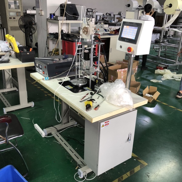 Surgical Face Mask Making Machinery Folded Face Mask Making Machine